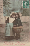 Carte-Photo D'un Couple De Petits Paysans. Très Jolie Carte - Gruppi Di Bambini & Famiglie