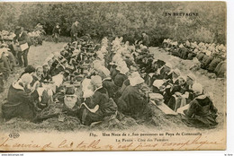 CPA BRETAGNE. UNE NOCE DE 1500 PERSONNES AU PAYS DE CORNOUAILLE. LE FESTIN. COTE DES FEMMES 1916 - France - 1916 - Receptions