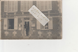 Bureau Des Postes Et Télégraphes à Localiser - Le Facteur Et Deux Préposées Qui Posent ( Carte Photo ) - Nord-Pas-de-Calais