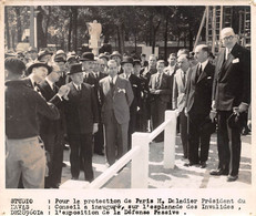 Photographie: Daladier .Inauguration De Le Défense Passive  Esplanade Des Invalides  (voir Scan Et Commentaires) - Otros & Sin Clasificación