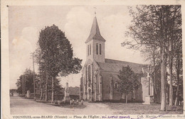 86 -  VOUNEUIL SOUS BIARD - Place De L' Eglise - Vouneuil Sous Biard