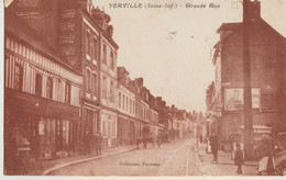 Yerville  76  La Grande-Rue  Tres Tres Animée-Epicerie-Café Et Attelage-Charette Voiture Et Pompe A Essence - Yerville