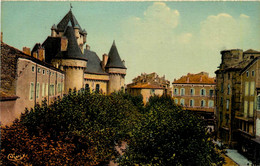 Aubenas * Vue Sur Le Château Et Hôtel De Ville * Boucherie - Aubenas