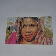 Comores-(KM-OPT-0014A)-woman In Traditional Dress-(5)-(100units)-(00310282)-used Card+1card Prepiad/gift Free - Komoren