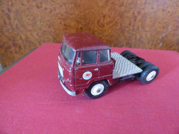 DINKY SUPER TOYS CHASSIS CAMION UNIC ESTEREL COULEUR BORDEAUX ET ARGENT - Jugetes Antiguos