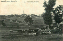 Vernoux D'ardèche * Panorama Du Village * Troupeau Au Pâturage - Vernoux
