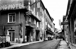 Vals Les Bains * Rue De La Commune * Le Touring Hôtel * Hôtel De L'europe - Vals Les Bains