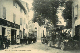 La Louvesc * Arrivée De L'autobus * Bus * Car Autocar * Devanture Bureau Correspondance Chemin Fer FAYARD PERRIER - Other & Unclassified