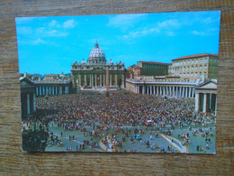 Italie , Citta Del Vaticano , Piazza S. Pietro - Vatican