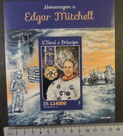 St Thomas 2016 Edgar Mitchell Space Apollo 14 Medals Flags Parashute Astronauts S/sheet Mnh - Ganze Bögen