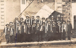 Thème Militaria       Carte Photo   Groupe De Conscrits Dont Accordéon Ville Commençant Par Hou..       (voir Scan) - Sonstige & Ohne Zuordnung