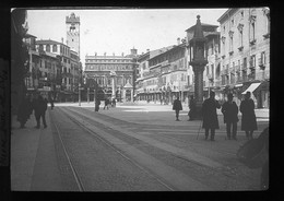 V1663 - ITALIE - VERONE - Piazza Della Erbe - Plaque Photo Originale à Ne Pas Manquer - Plaques De Verre