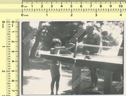 REAL PHOTO, KID PLAYING TABLE TENNIS, Ping-pong, BEACH Enfant Tenis De Table Plage,  Photo Original - Tennis De Table