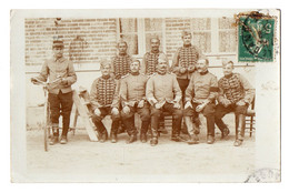 CPA 3104 - MILITARIA - Carte Photo Militaire - Un Groupe De Chasseurs N° 5 Sur Les Cols Dont 1 à Vélo - Characters