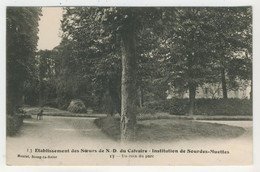 92 - Bourg-la-Reine - Etablissement Des Sœurs N.D. Du Calvaire  -  Institution De Sourdes-Muettes - Un Coin Du Parc - Bourg La Reine