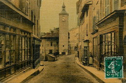 Trévoux * Rue Et Tour Du Beffroi * La Boulangerie * Commerce Magasin * Cpa Toilée Colorisée - Trévoux