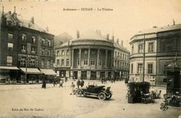 Sedan * Place Et Le Théâtre * Automobile Voiture Ancienne De Marque ? * Café Du Rivage CUNIN - Sedan