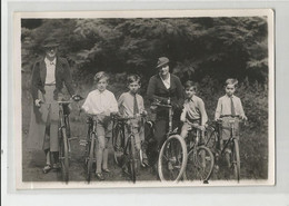 Carte Photo Famille Belge En Vélo Et Ses Garçonnets  A Vezin ( Namur -andenne ) , Belgique - Zu Identifizieren