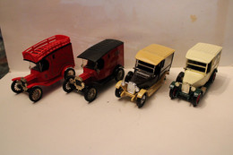 4 Miniatures Métal Au 1/43éme-  2 Matchbox Et 2 Corgi - Matchbox