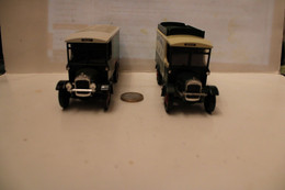 2 Camions Métal Au 1/35éme -Corgi - Scale 1:32