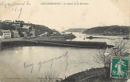 / CPA FRANCE 22 "Lézardieux, Le Quai Et La Rivière" - Andere Gemeenten