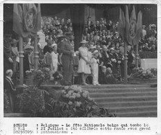 Photographie   : Politique.  Fête Nationale Belge   Personnalité Dont Le Roi  (voir Scan Et Commentaires) - Identified Persons