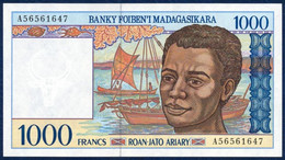 MADAGASCAR - MADAGASKAR 1000 FRANCS ARIARY P-76a Fisherman Fishing Sailing Boat Lobster 1994 UNC - Madagascar
