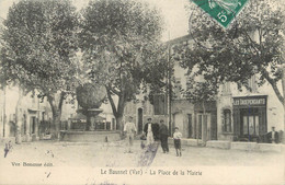 / CPA FRANCE 83 "Le Beausset, La Place De La Mairie" - Le Beausset