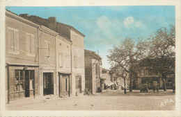 / CPA FRANCE 82 "Monclar De Quercy, Place Du Marché" - Montclar De Quercy