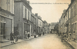 / CPA FRANCE 18 "Les Aix D'Angillon, La Grande Rue" - Les Aix-d'Angillon