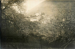 Unac * Carte Photo * Une Vue Du Village * L'église - Sonstige & Ohne Zuordnung