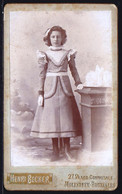 PHOTO CDV MONTEE - JEUNE FILLE AVEC SUPERBE ROBE - MODE - YOUNG GIRL - PHOTO BECKER MOLENBEEK - Antiche (ante 1900)