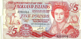 FALKLAND ISLANDS 5 POUNDS RED QEII HEAD FRONT BUILDINGS CHURCH BACK DATED 14-06-1983 VF P.? READ DESCRIPTION!!!!! - Isole Falkland