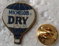 Pin's - Montgolfières - MICHELOB DRY BEER  - - Luchtballons