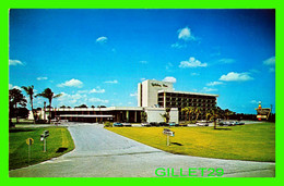 PALM BEACH, FLORIDA - HOLIDAY INN AT PALM BEACH GARDENS -  PHOTO BY MORT KAYE STUDIOS INC - - Palm Beach