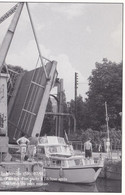 MERVILLE - Passage D'un Yacht à L'écluse Après La Levée Du Pont Routier - Cliché François Leroux - Merville