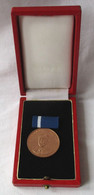 Seltene DDR Friedrich Wolf Medaille Im Etui (124966) - GDR