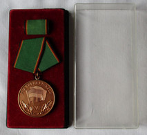 DDR Medaille Treue Dienste In Der Kasernierten Volkspolizei Zweitstück (126190) - DDR