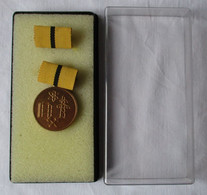 DDR Medaille Für Hervorragende Leistungen Im Bergbau Bartel 259 A (136268) - GDR