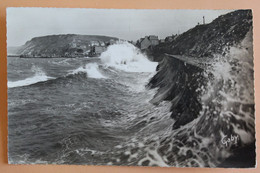 Port En Bessin - Effet De Vague Dans L'avant Port - 1956 - Port-en-Bessin-Huppain