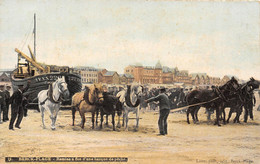 62-BERCK-PLAGE-REMISE A FLÔT D'UNE BARQUE DE PÊCHE - Berck