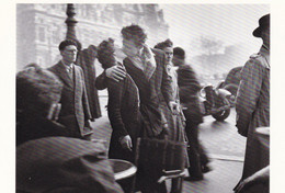 ROBERT DOISNEAU - Kiss By The Hôtel De Ville Paris 1950 - Doisneau