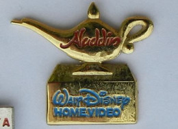 BD385 Pin's DISNEY HOME VIDEO ALADIN  Signé Disney Achat Immédiat - Disney