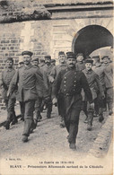 33-BLAYE- LA GUERRE DE 1914/15, PRISONNIERS ALLEMANDS SORTANT DE LA CITADELLE - Blaye