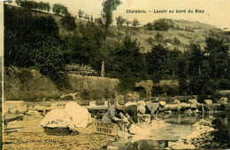 Chalabre * Le Lavoir Au Bord Du Blau * Laveuses Lavandières * Cpa Toilée Colorisée * Caisse Bois Chocolat MENIER - Andere & Zonder Classificatie