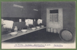 CPA - YVELINES - RAMBOUILLET - ÉCOLE DE LA RUCHE - LE PATIS - LES LAVABOS - édition Bourdier Et Faucheux - Rambouillet