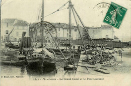 Martigues * Vue Sur Le Grand Canal Et Le Pont Tournant * Bateau - Martigues