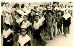 Arles * Carte Photo * La Pégoulade Pégoulado * Défilé Populaire En Costume Traditionnel * Fête Locale - Arles