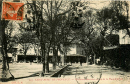 St Rémy De Provence * Le Boulevard Marceau * Un Coin De La Place D'armes * Café Du Commerce - Saint-Remy-de-Provence