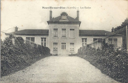 CPA Neuville Sur Oise Les Ecoles - Neuville-sur-Oise